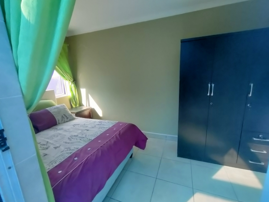 8 Bedroom Property for Sale in Wavecrest Eastern Cape